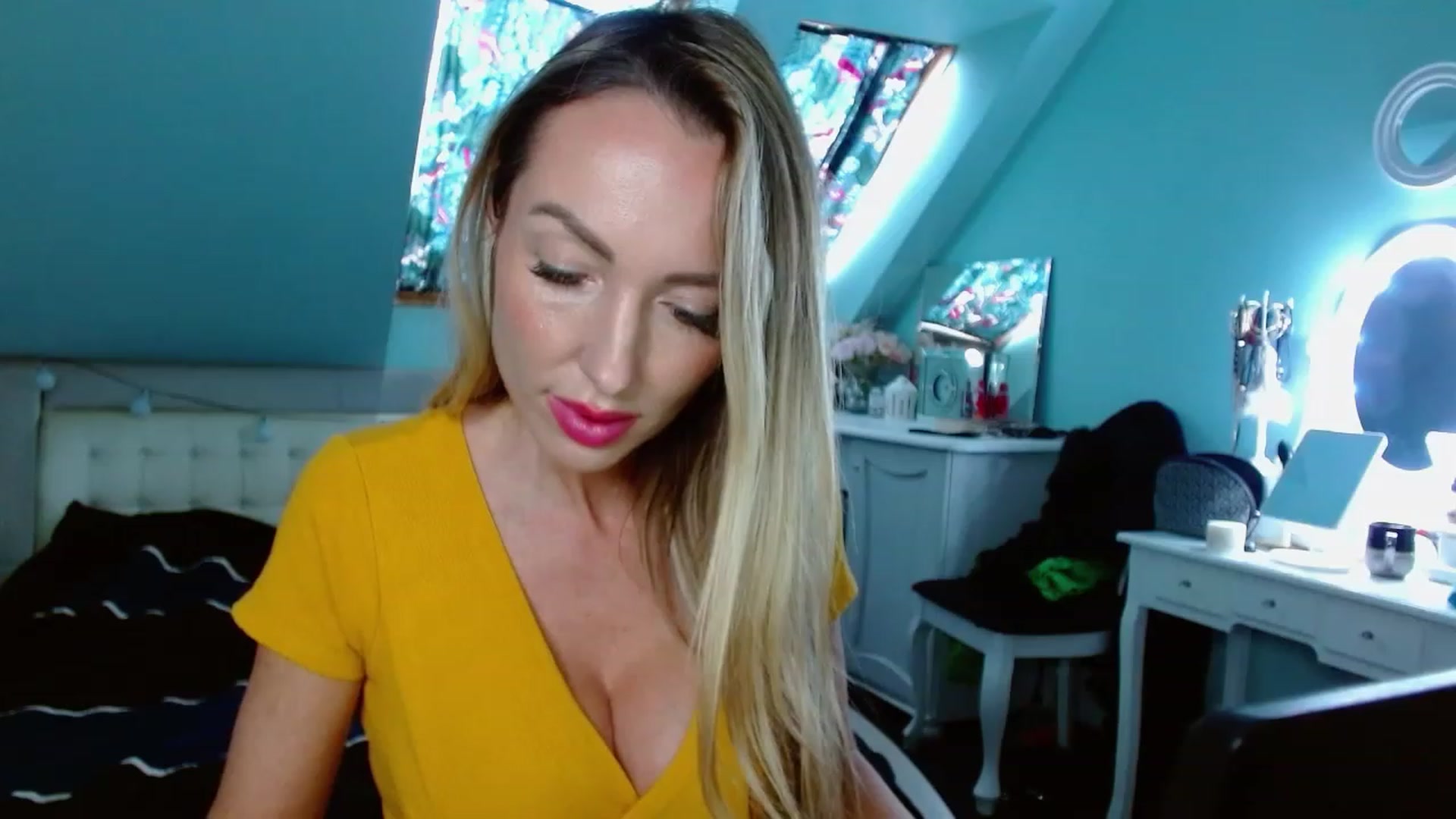 Gallery image thumbnail from SexyEmila's myfreecams stream on, 01/09/2024, 10:21 image 2 of 20