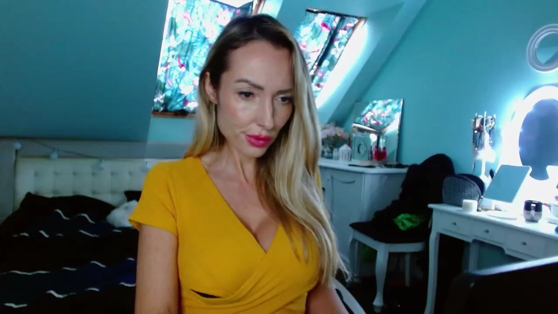 Gallery image thumbnail from SexyEmila's myfreecams stream on, 01/09/2024, 10:21 image 5 of 20