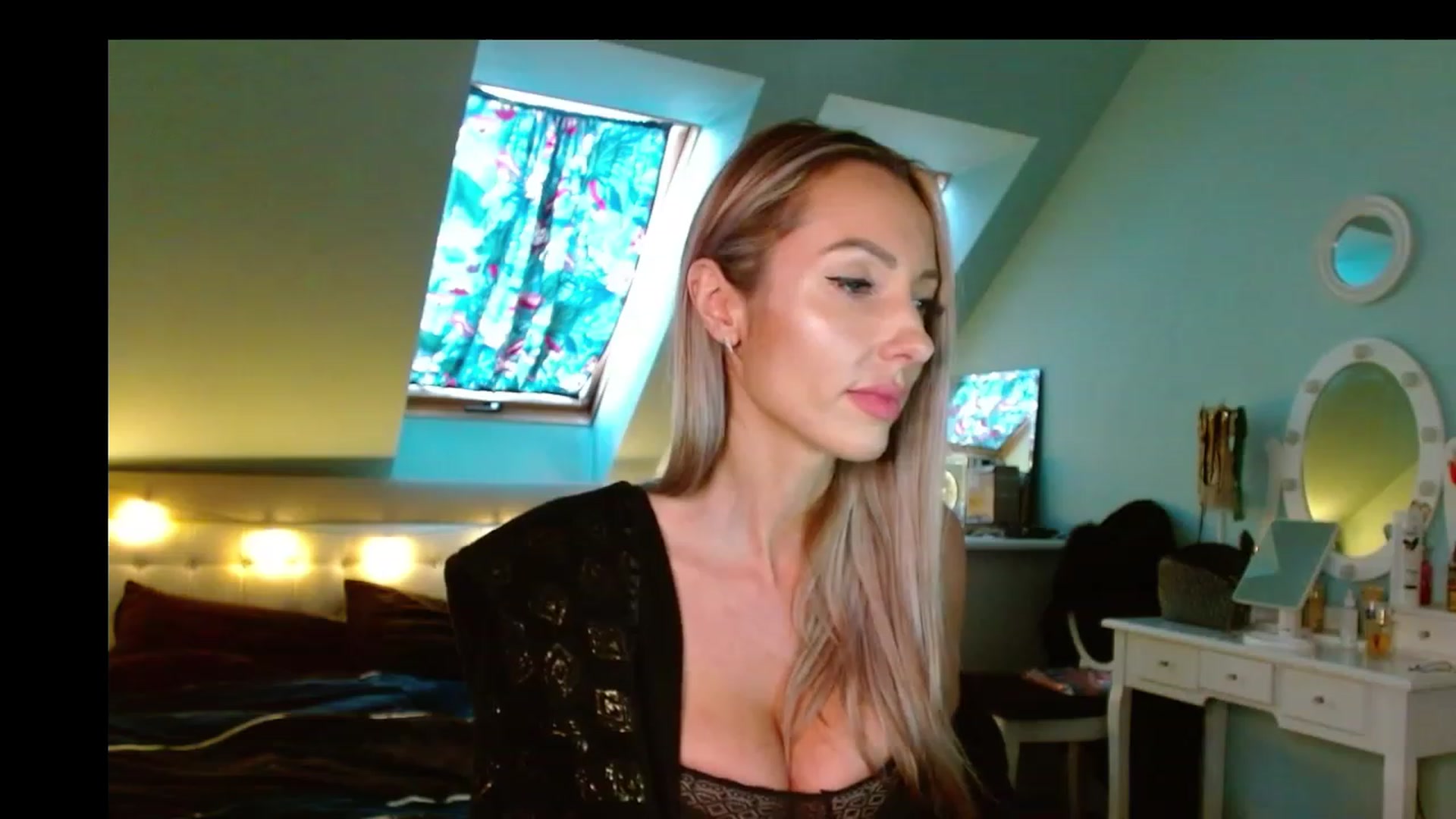 Gallery image thumbnail from SexyEmila's myfreecams stream on, 01/24/2024, 12:28 image 16 of 20