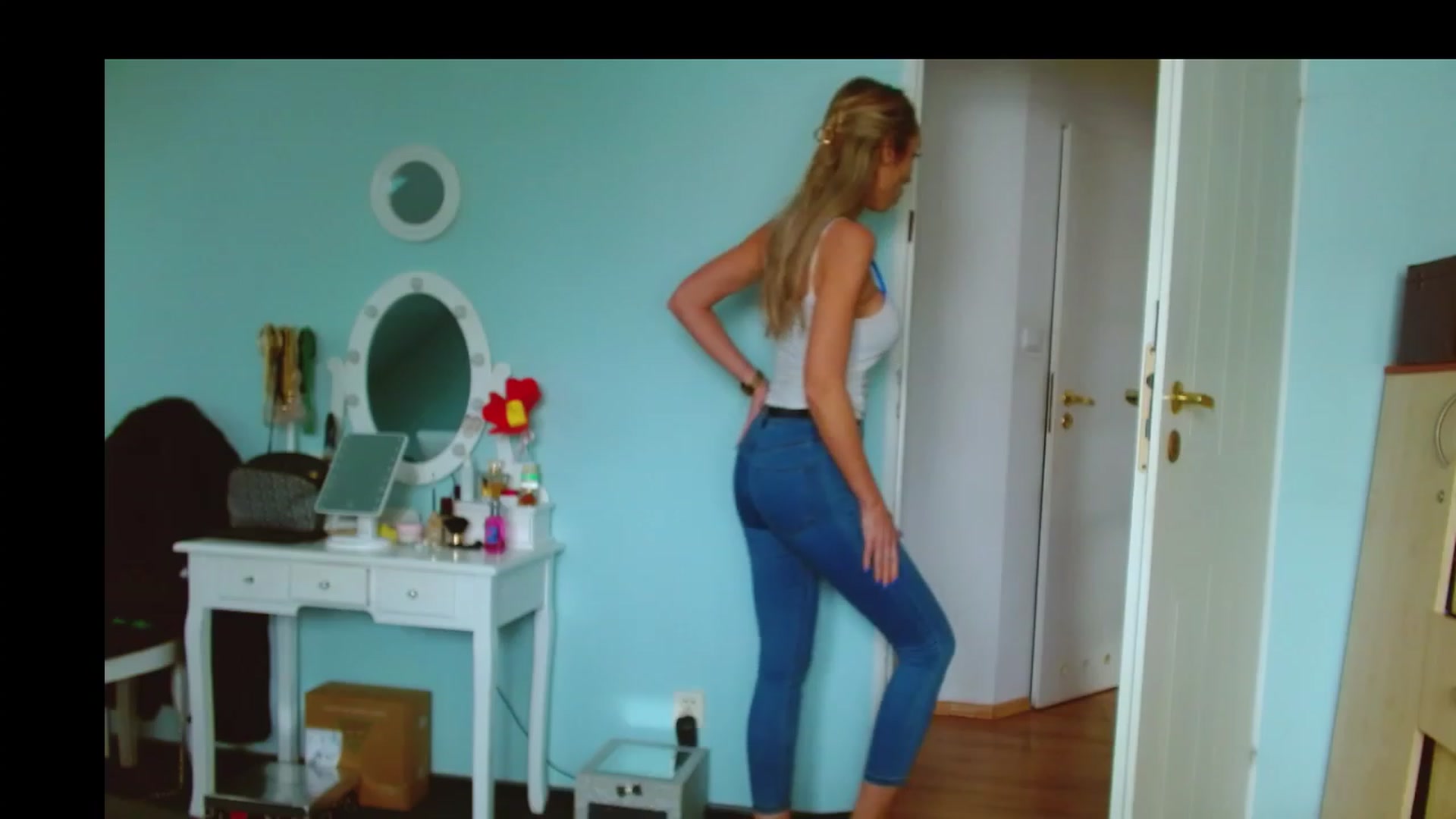 Gallery image thumbnail from SexyEmila's myfreecams stream on, 02/13/2024, 09:50 image 8 of 20