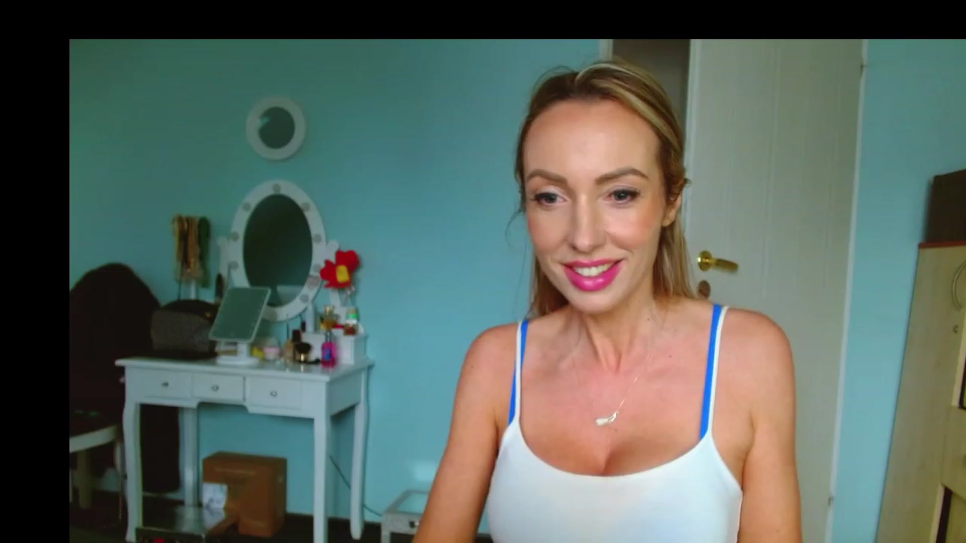 Gallery image thumbnail from SexyEmila's myfreecams stream on, 02/13/2024, 09:50 image 5 of 20