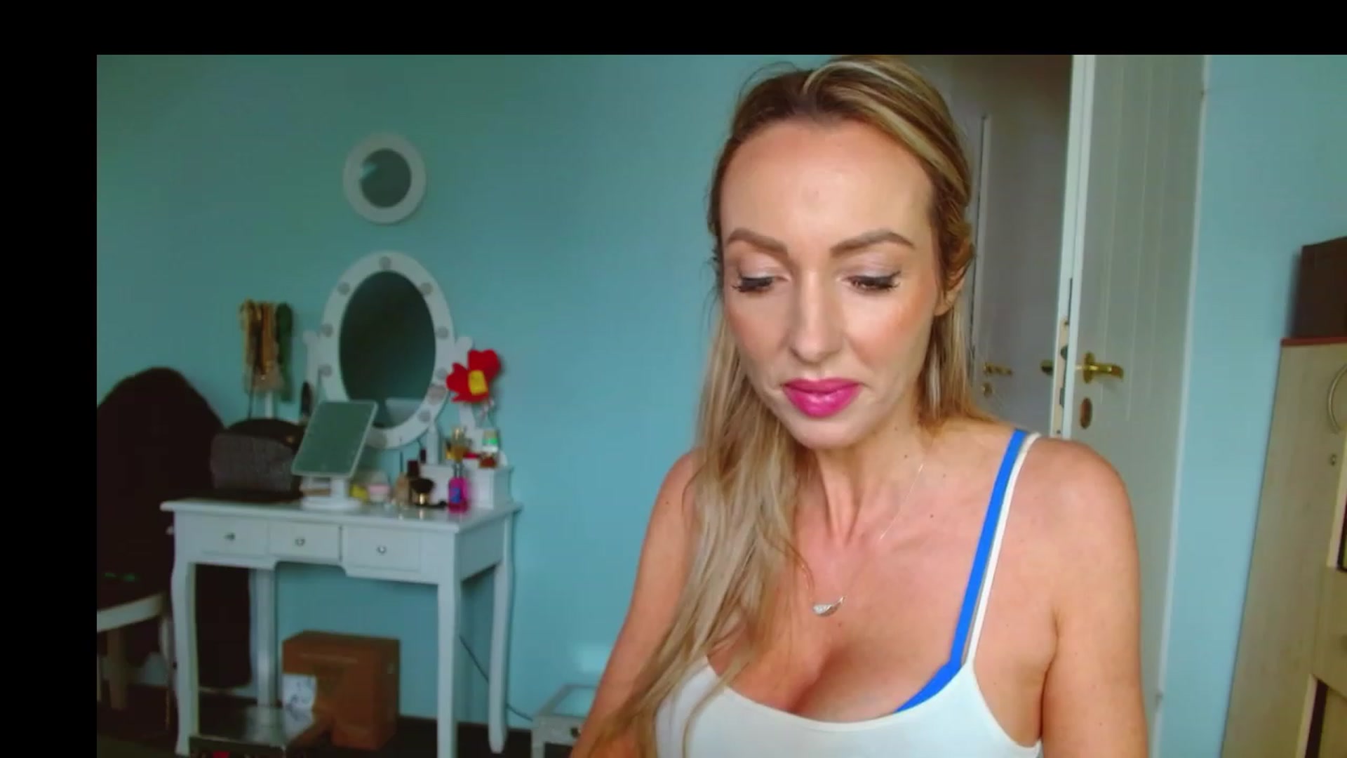 Gallery image thumbnail from SexyEmila's myfreecams stream on, 02/13/2024, 09:50 image 10 of 20