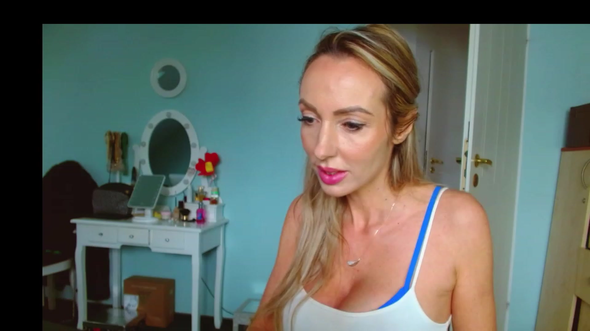 Gallery image thumbnail from SexyEmila's myfreecams stream on, 02/13/2024, 09:50 image 11 of 20