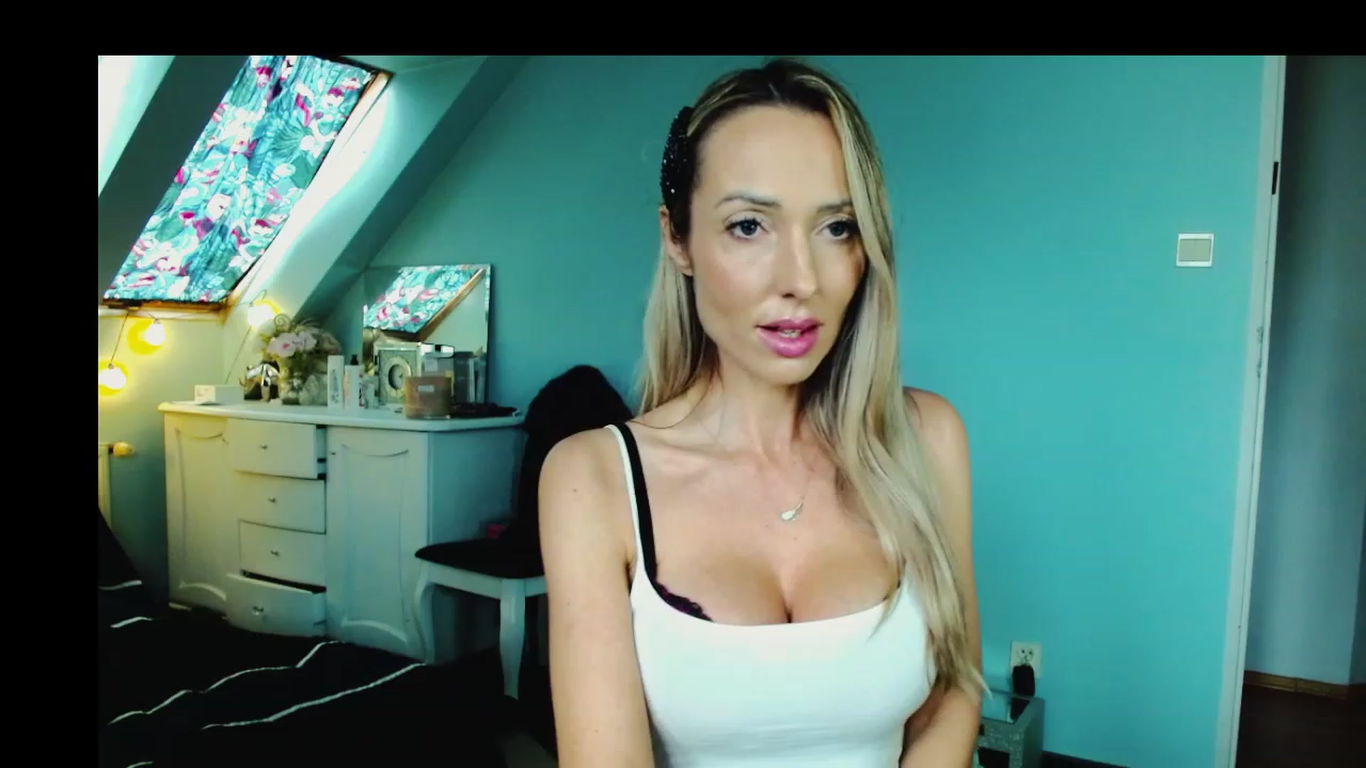Gallery image thumbnail from SexyEmila's myfreecams stream on, 02/15/2024, 12:40 image 4 of 20