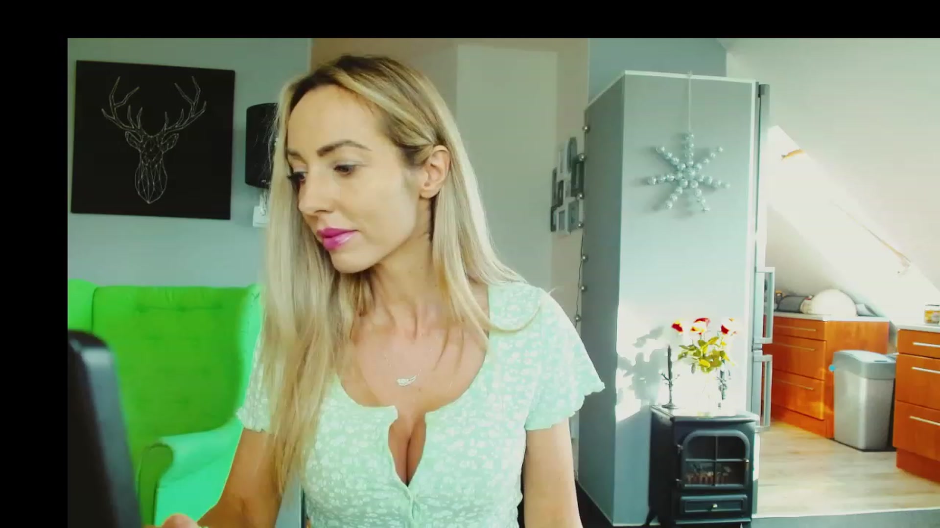 Gallery image thumbnail from SexyEmila's myfreecams stream on, 02/16/2024, 11:02 image 8 of 20