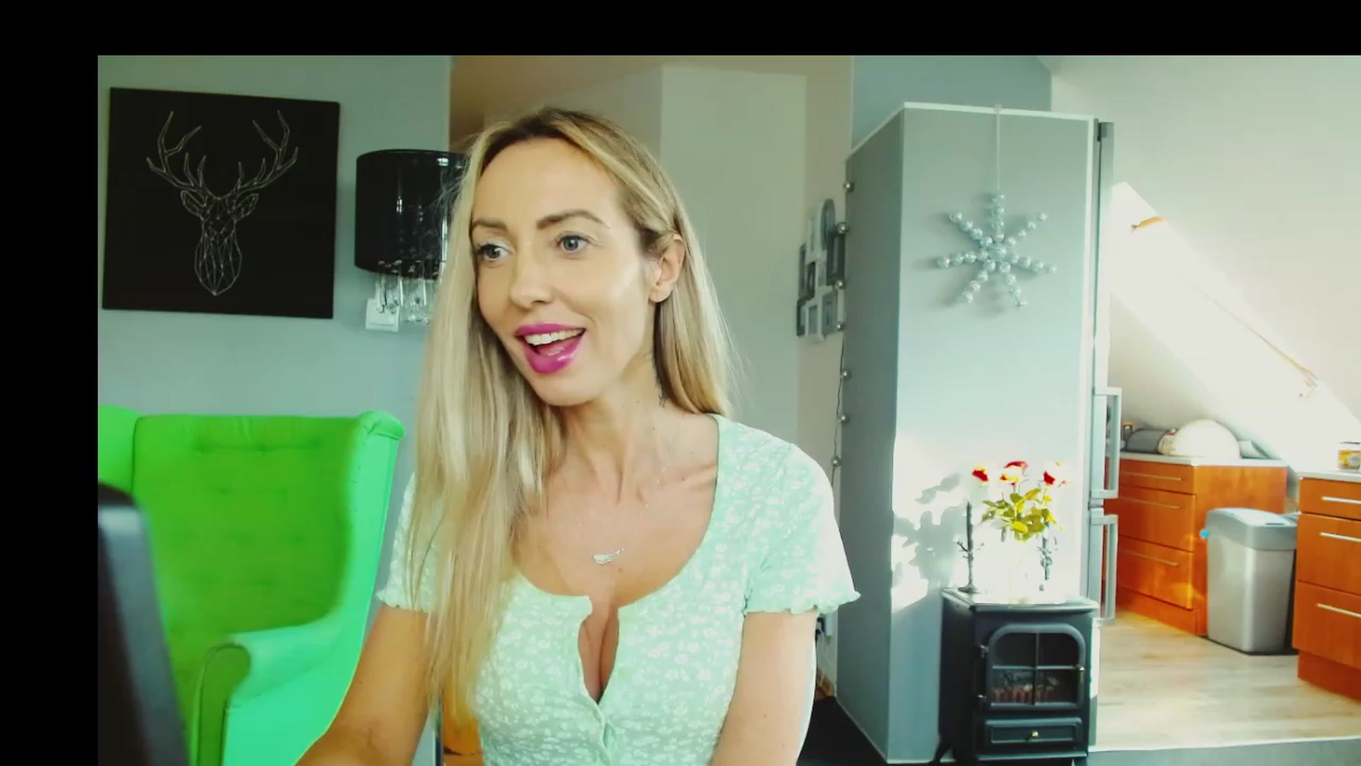 Gallery image thumbnail from SexyEmila's myfreecams stream on, 02/16/2024, 11:02 image 10 of 20