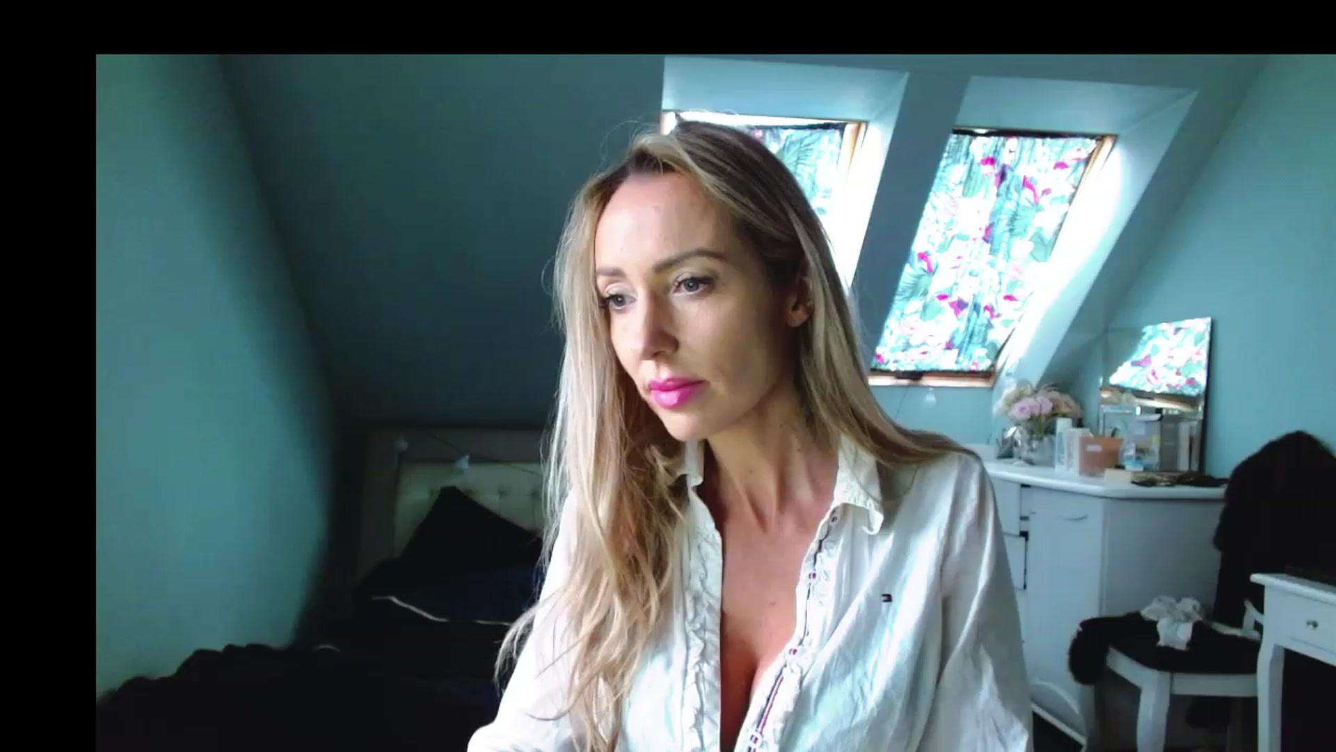 Gallery image thumbnail from SexyEmila's myfreecams stream on, 02/19/2024, 12:37 image 16 of 20