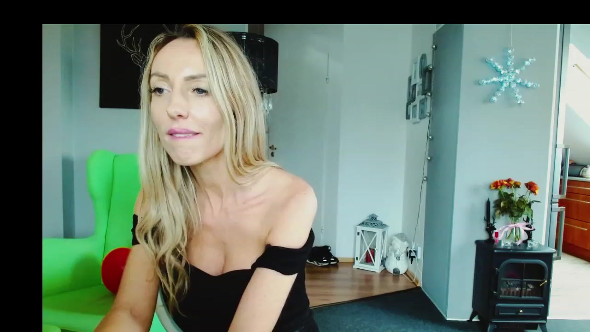 Gallery image thumbnail from SexyEmila's myfreecams stream on, 02/20/2024, 12:46 image 10 of 20