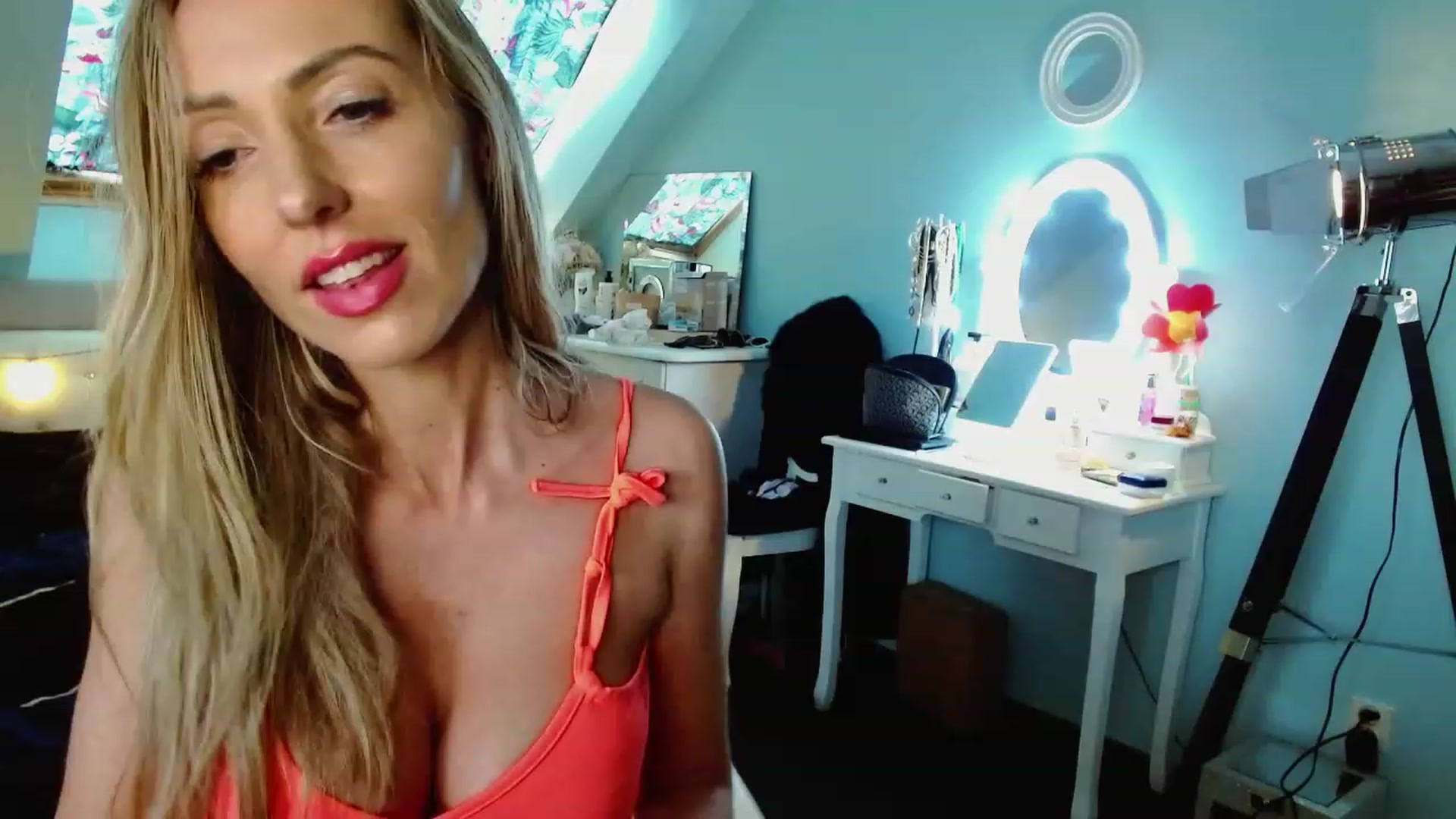 Gallery image thumbnail from SexyEmila's myfreecams stream on, 02/28/2024, 11:21 image 15 of 20