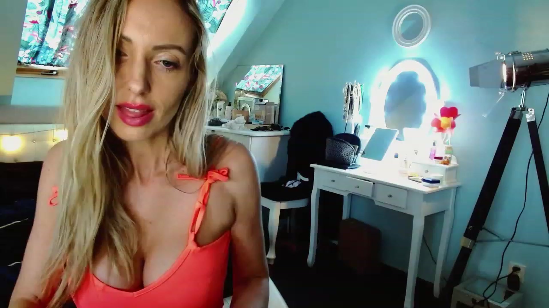Gallery image thumbnail from SexyEmila's myfreecams stream on, 02/28/2024, 11:21 image 19 of 20