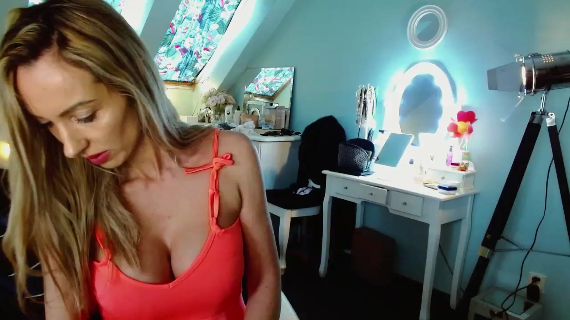 Gallery image thumbnail from SexyEmila's myfreecams stream on, 02/28/2024, 11:21 image 18 of 20