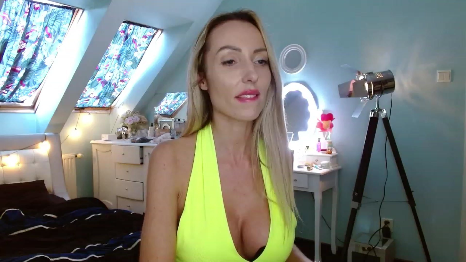 Gallery image thumbnail from SexyEmila's myfreecams stream on, 02/29/2024, 12:30 image 18 of 20