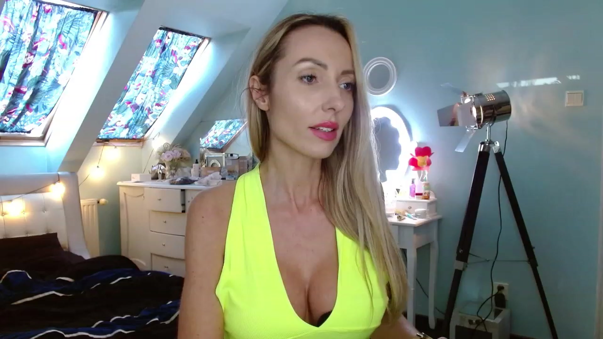 Gallery image thumbnail from SexyEmila's myfreecams stream on, 02/29/2024, 12:30 image 4 of 20