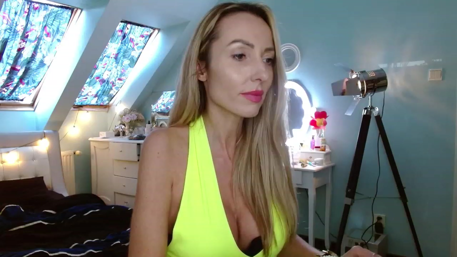Gallery image thumbnail from SexyEmila's myfreecams stream on, 02/29/2024, 12:30 image 10 of 20