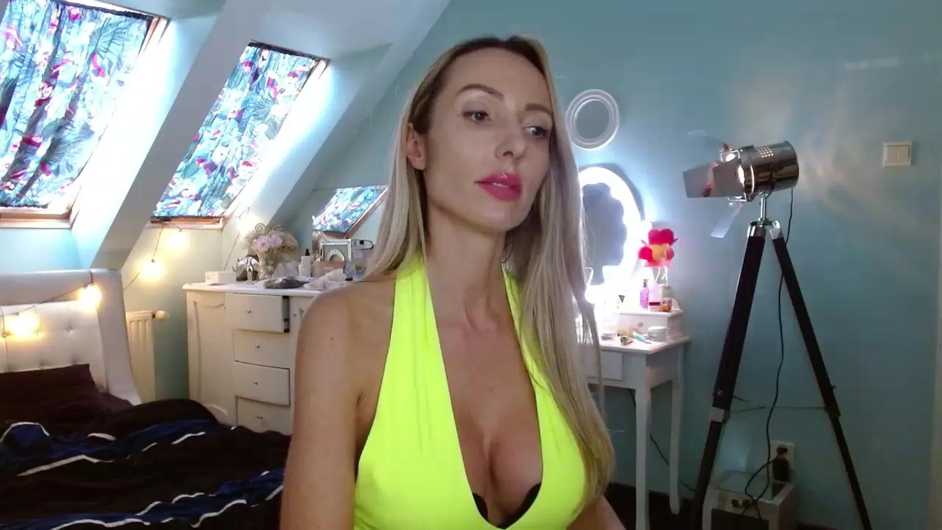 Gallery image thumbnail from SexyEmila's myfreecams stream on, 02/29/2024, 13:42 image 13 of 20