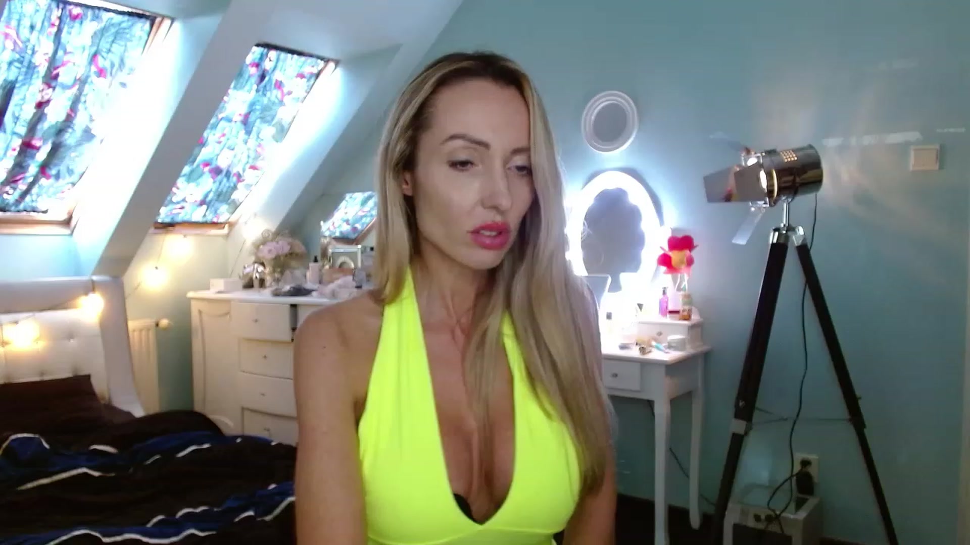Gallery image thumbnail from SexyEmila's myfreecams stream on, 02/29/2024, 13:42 image 8 of 20