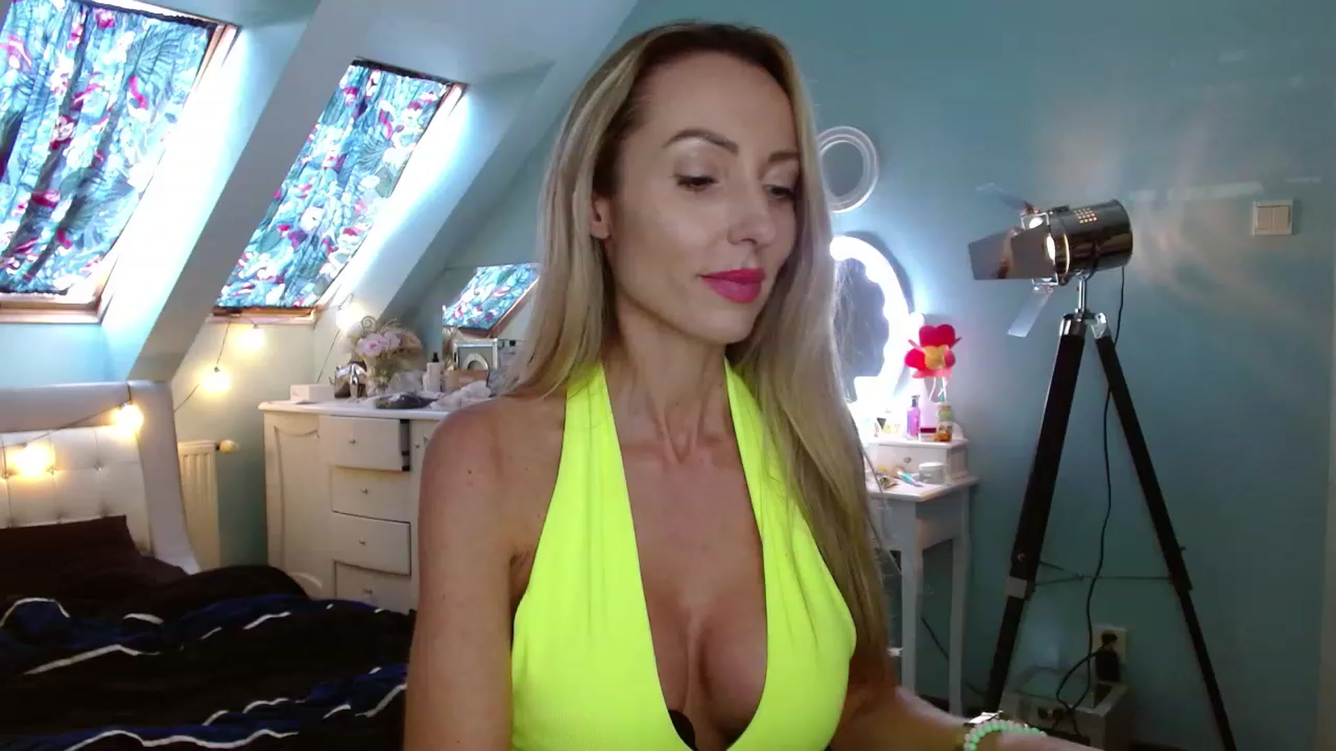 Gallery image thumbnail from SexyEmila's myfreecams stream on, 02/29/2024, 13:42 image 4 of 20
