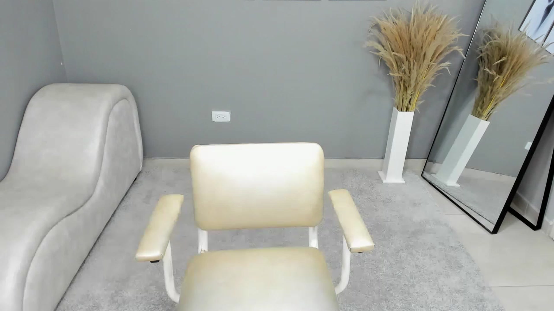 Gallery image thumbnail from SexyGirll_'s myfreecams stream on, 02/06/2023, 04:17 image 18 of 20