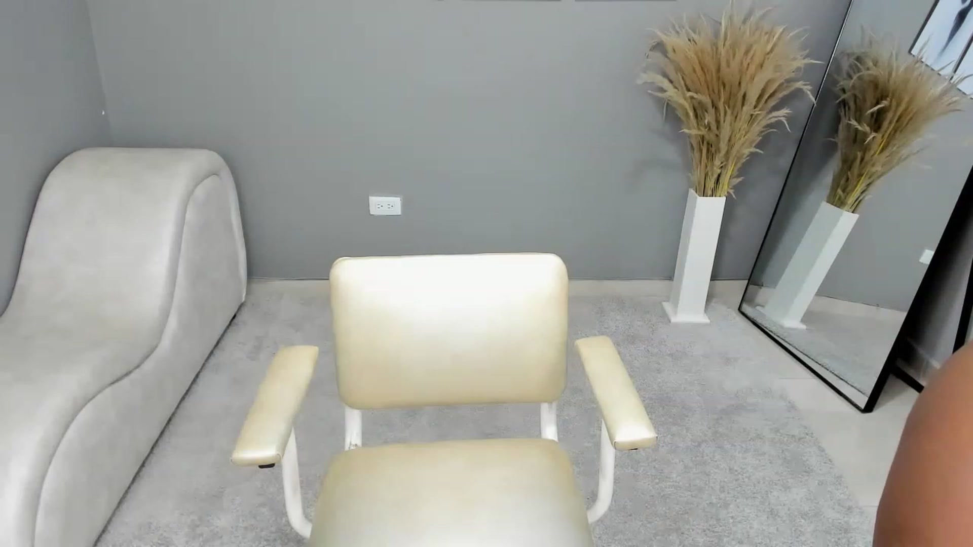 Gallery image thumbnail from SexyGirll_'s myfreecams stream on, 02/06/2023, 04:17 image 15 of 20