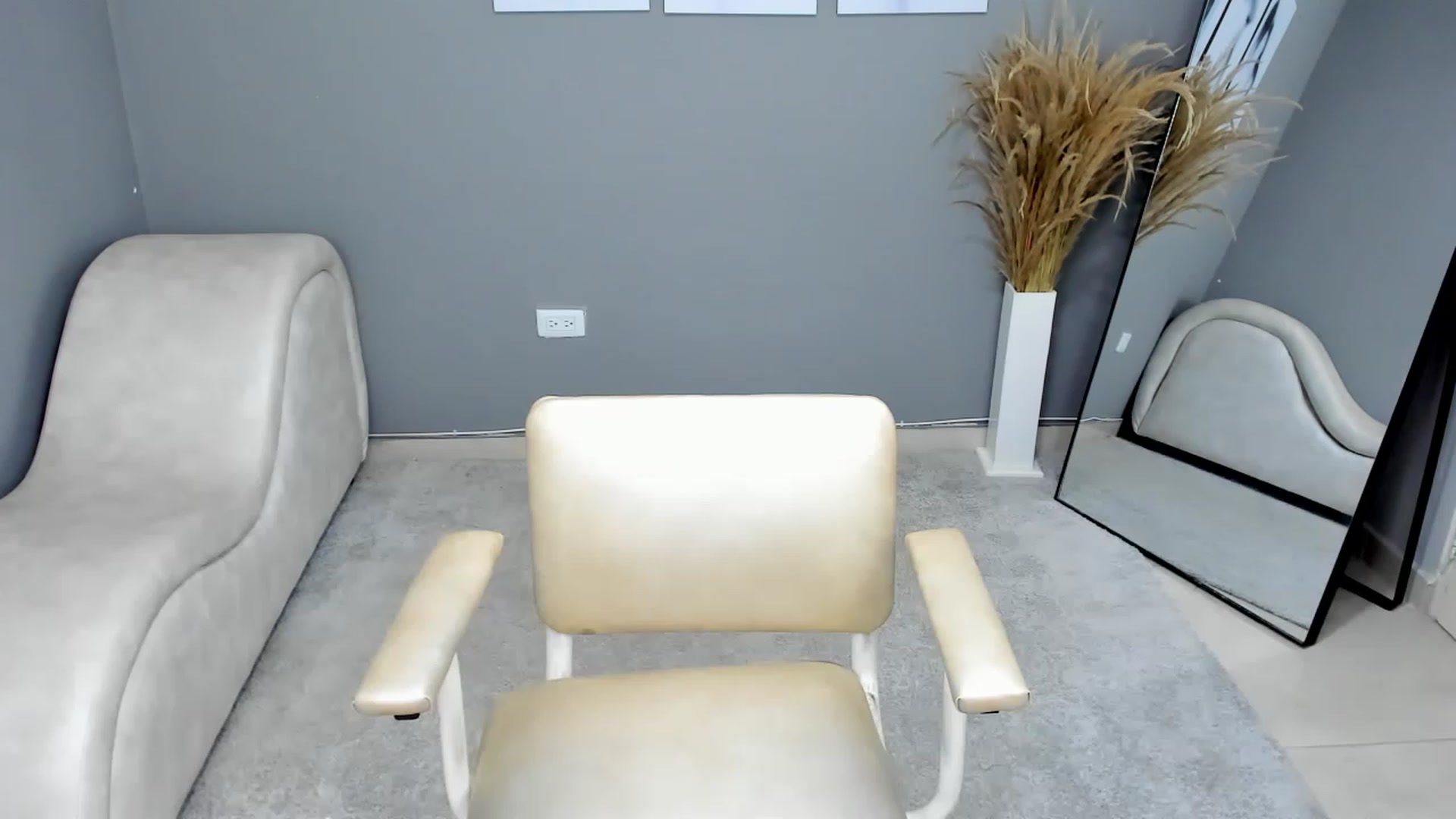 Gallery image thumbnail from SexyGirll_'s myfreecams stream on, 02/13/2023, 24:07 image 5 of 20