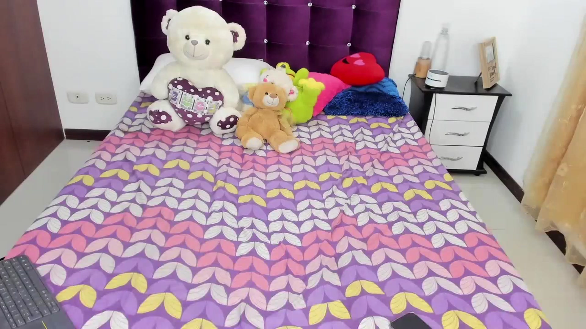 Gallery image thumbnail from SexyGirll_'s myfreecams stream on, 07/21/2023, 23:53 image 12 of 20