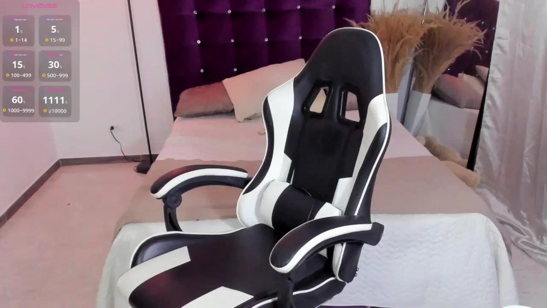 Gallery image thumbnail from SexyGirll_'s myfreecams stream on, 07/17/2025, 04:16 image 6 of 20