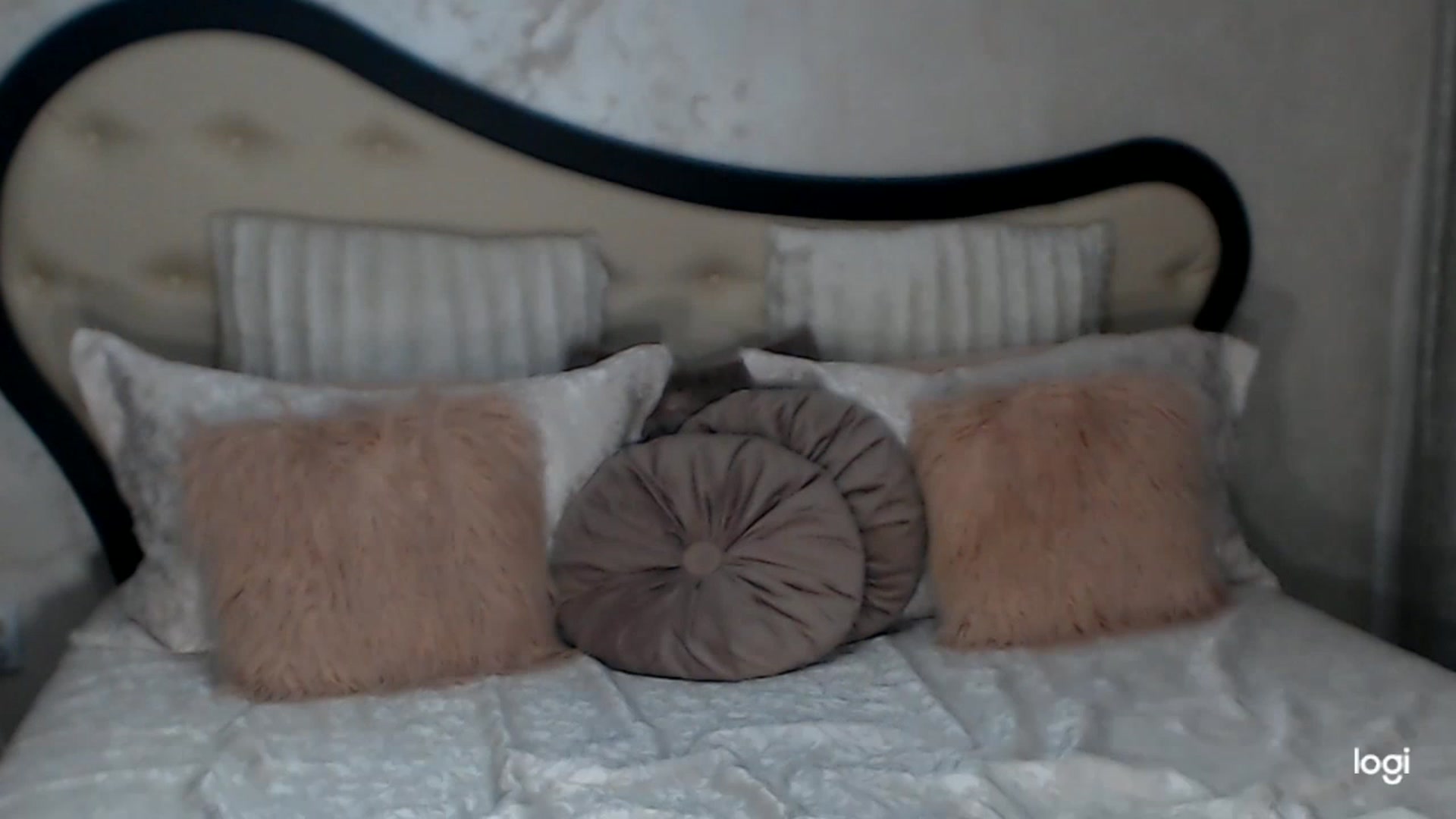 Gallery image thumbnail from SexyIceCreeam's myfreecams stream on, 12/05/2022, 05:23 image 16 of 20