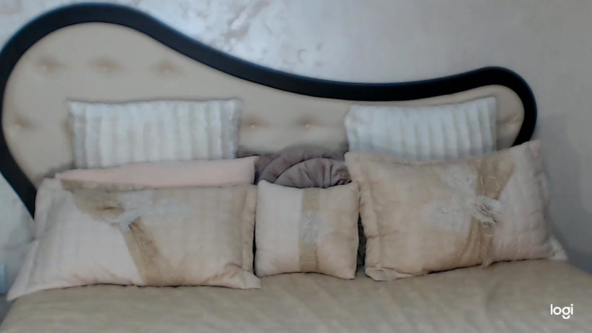 Gallery image thumbnail from SexyIceCreeam's myfreecams stream on, 01/19/2023, 04:54 image 20 of 20