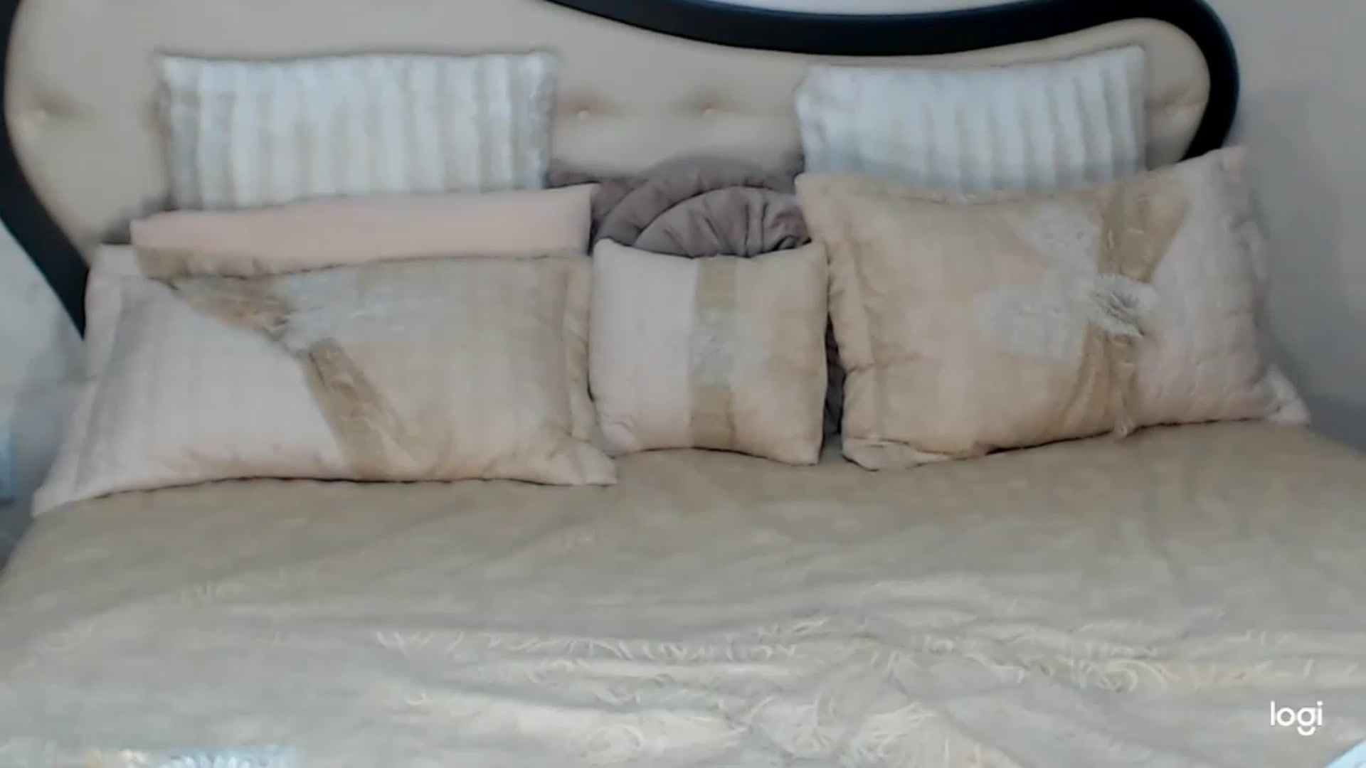 Gallery image thumbnail from SexyIceCreeam's myfreecams stream on, 01/19/2023, 06:17 image 18 of 20
