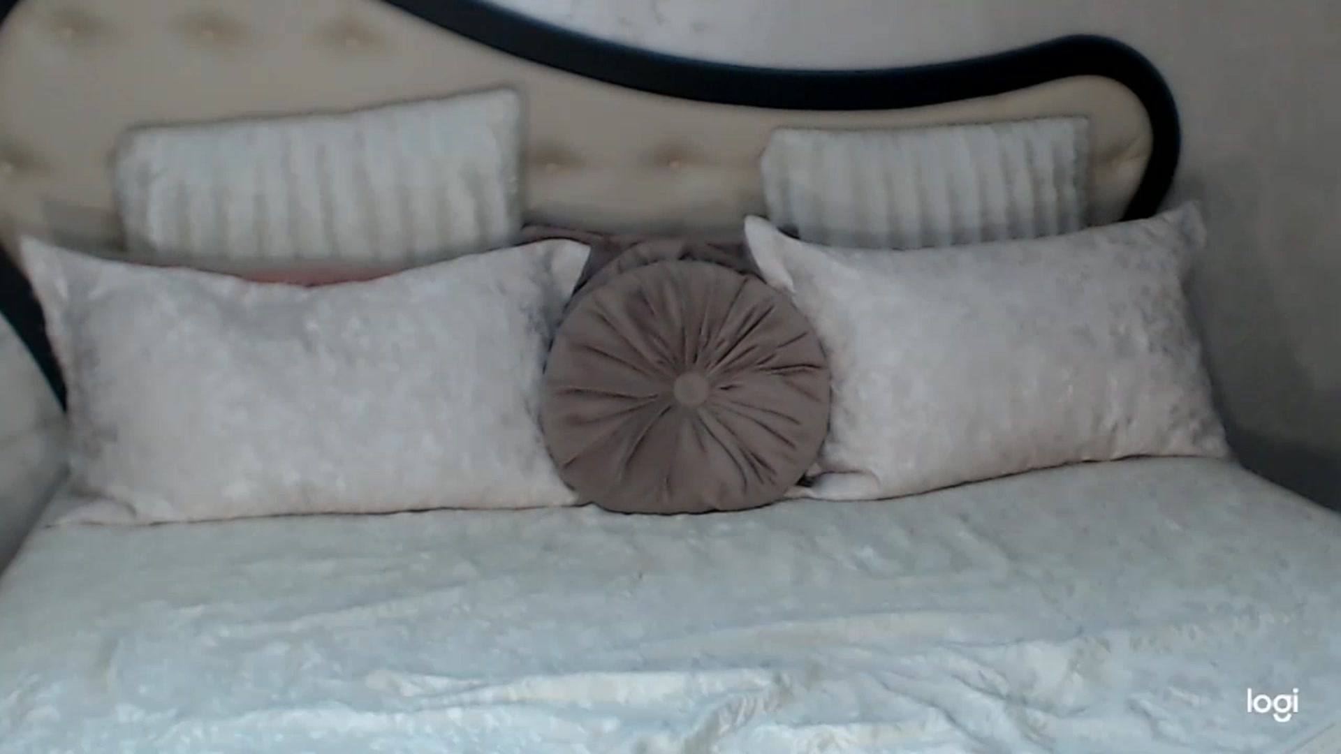 Gallery image thumbnail from SexyIceCreeam's myfreecams stream on, 02/07/2023, 04:35 image 12 of 20
