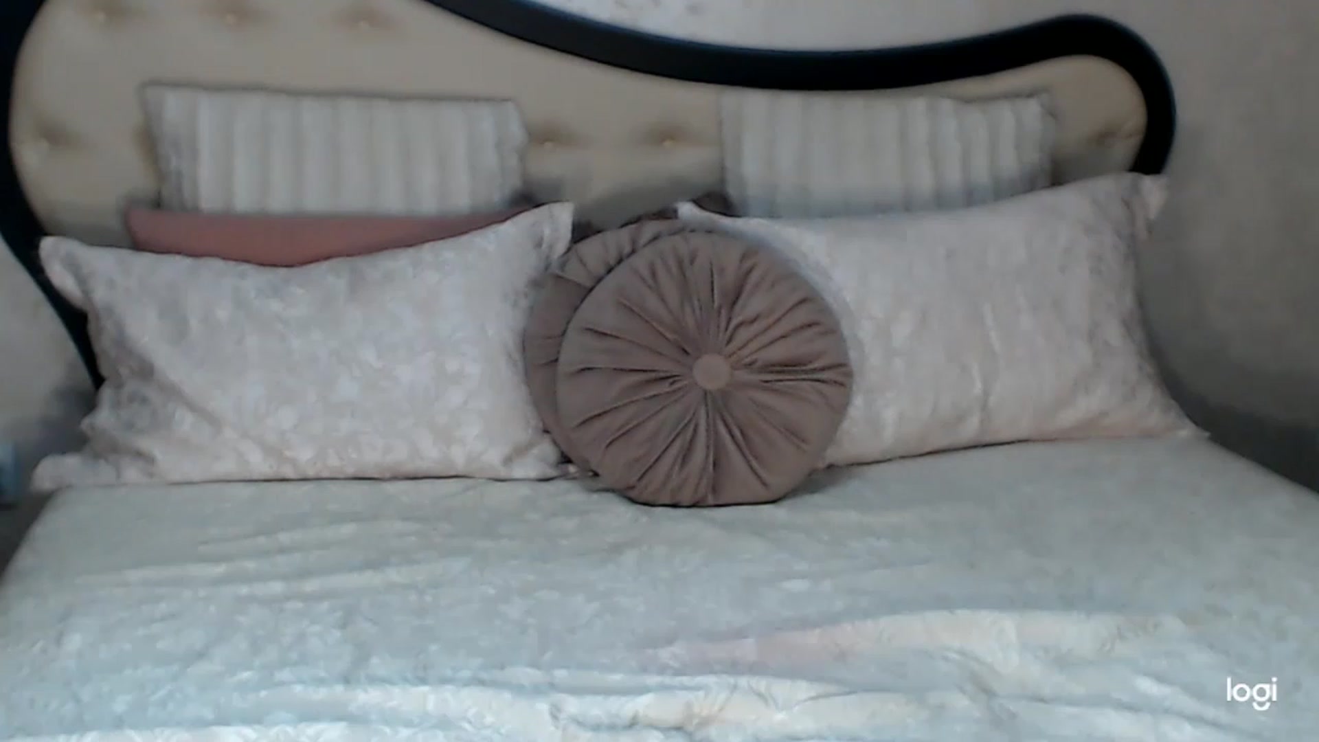 Gallery image thumbnail from SexyIceCreeam's myfreecams stream on, 02/12/2023, 06:05 image 9 of 20