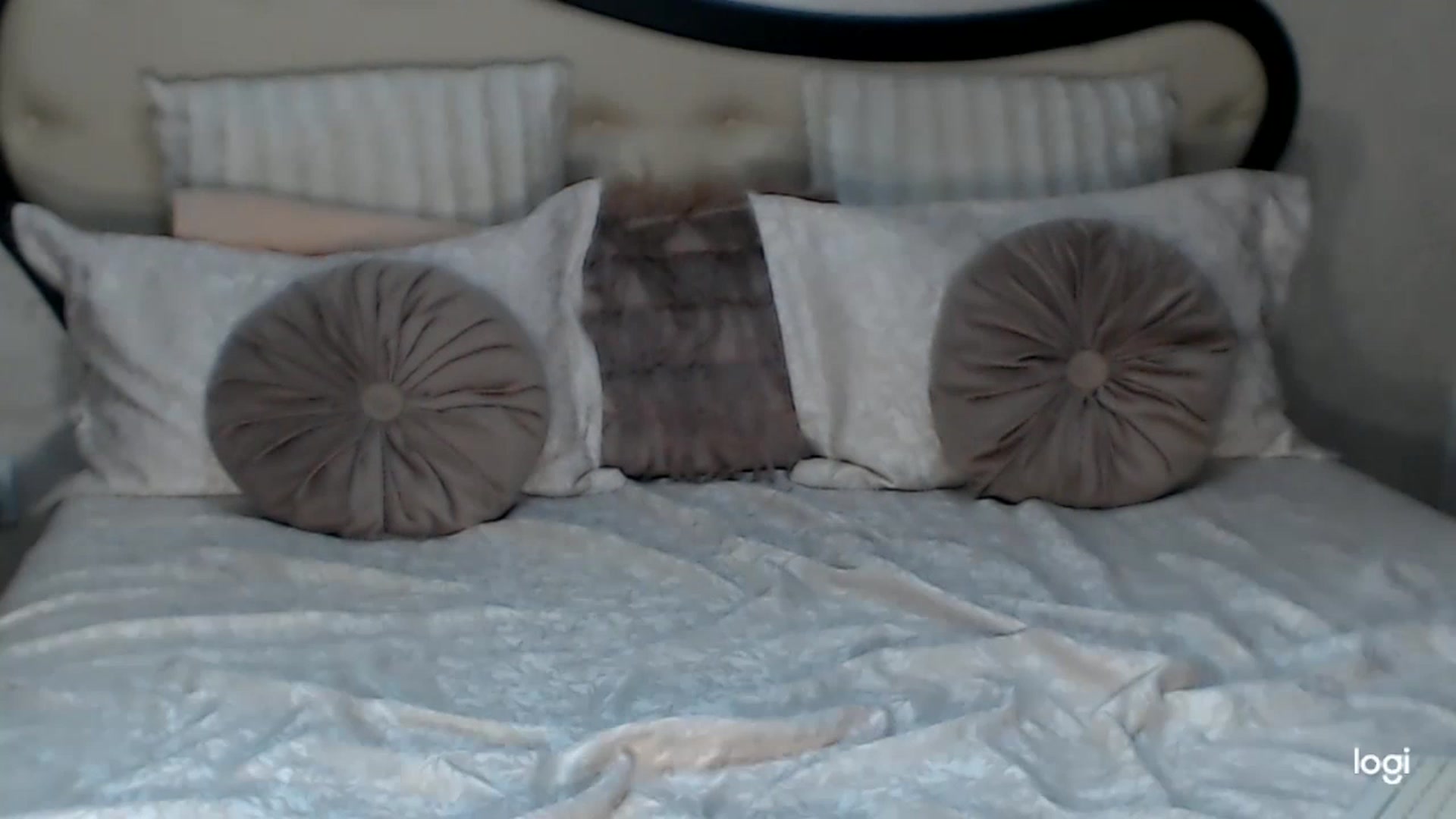 Gallery image thumbnail from SexyIceCreeam's myfreecams stream on, 02/19/2023, 05:48 image 19 of 20