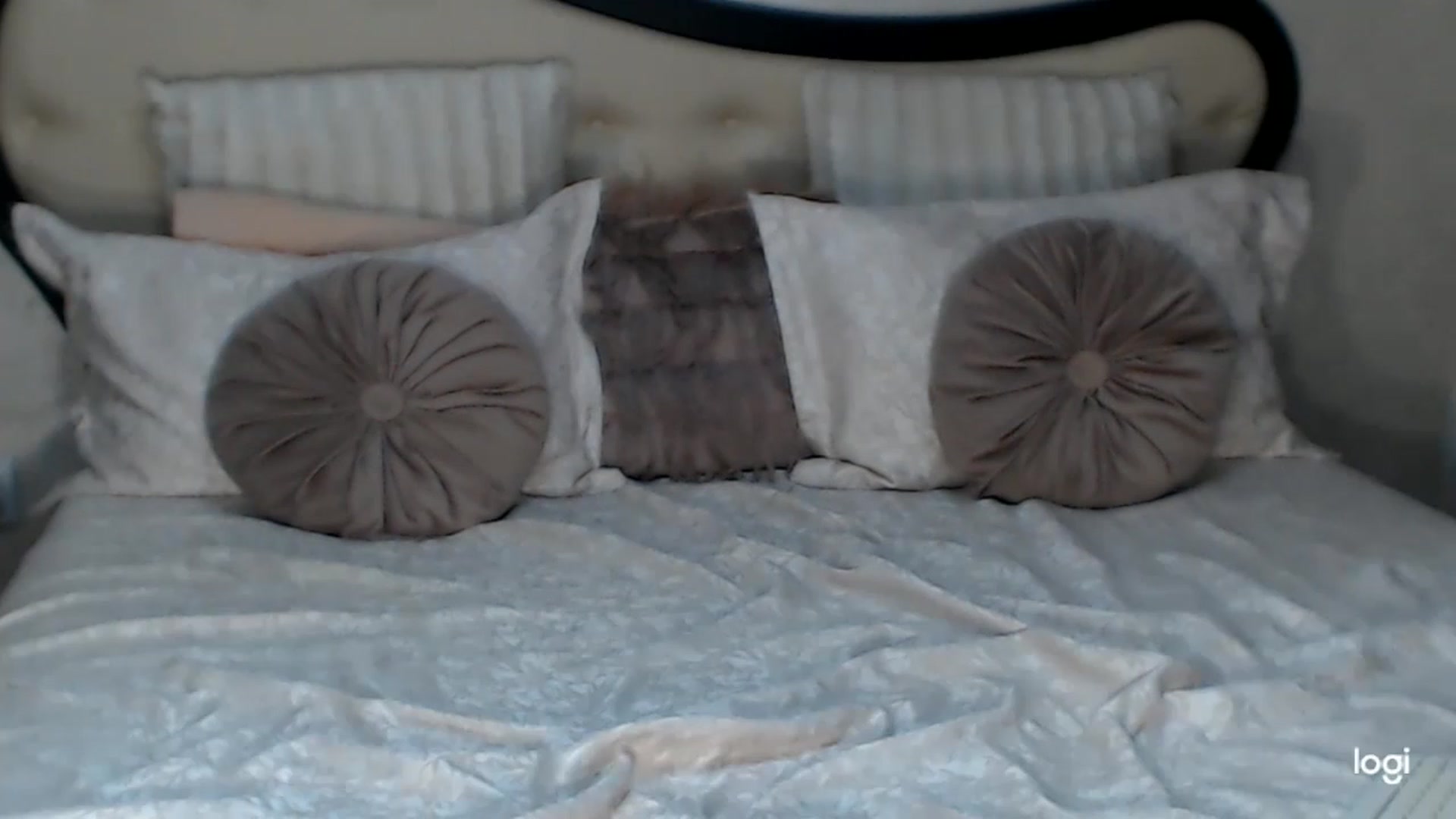 Gallery image thumbnail from SexyIceCreeam's myfreecams stream on, 02/19/2023, 05:48 image 18 of 20