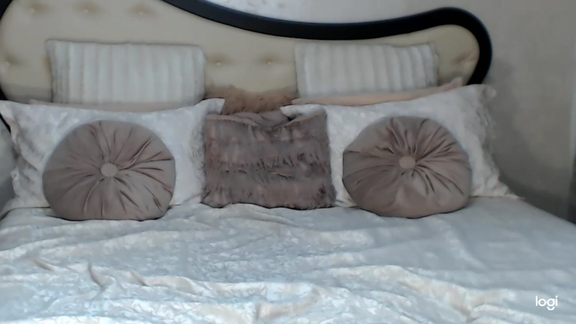 Gallery image thumbnail from SexyIceCreeam's myfreecams stream on, 02/23/2023, 06:35 image 15 of 20