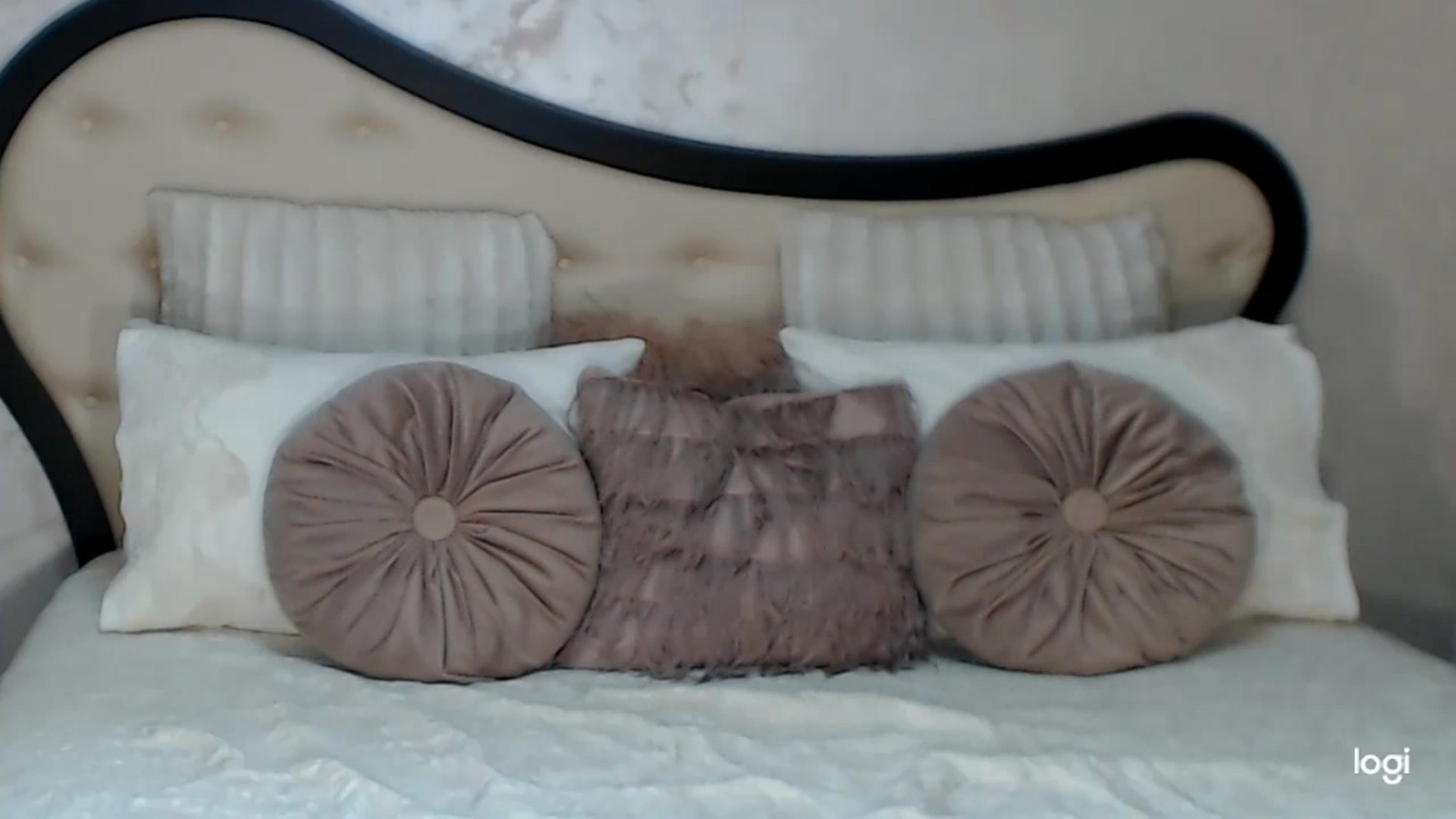Gallery image thumbnail from SexyIceCreeam's myfreecams stream on, 02/27/2023, 04:52 image 4 of 20