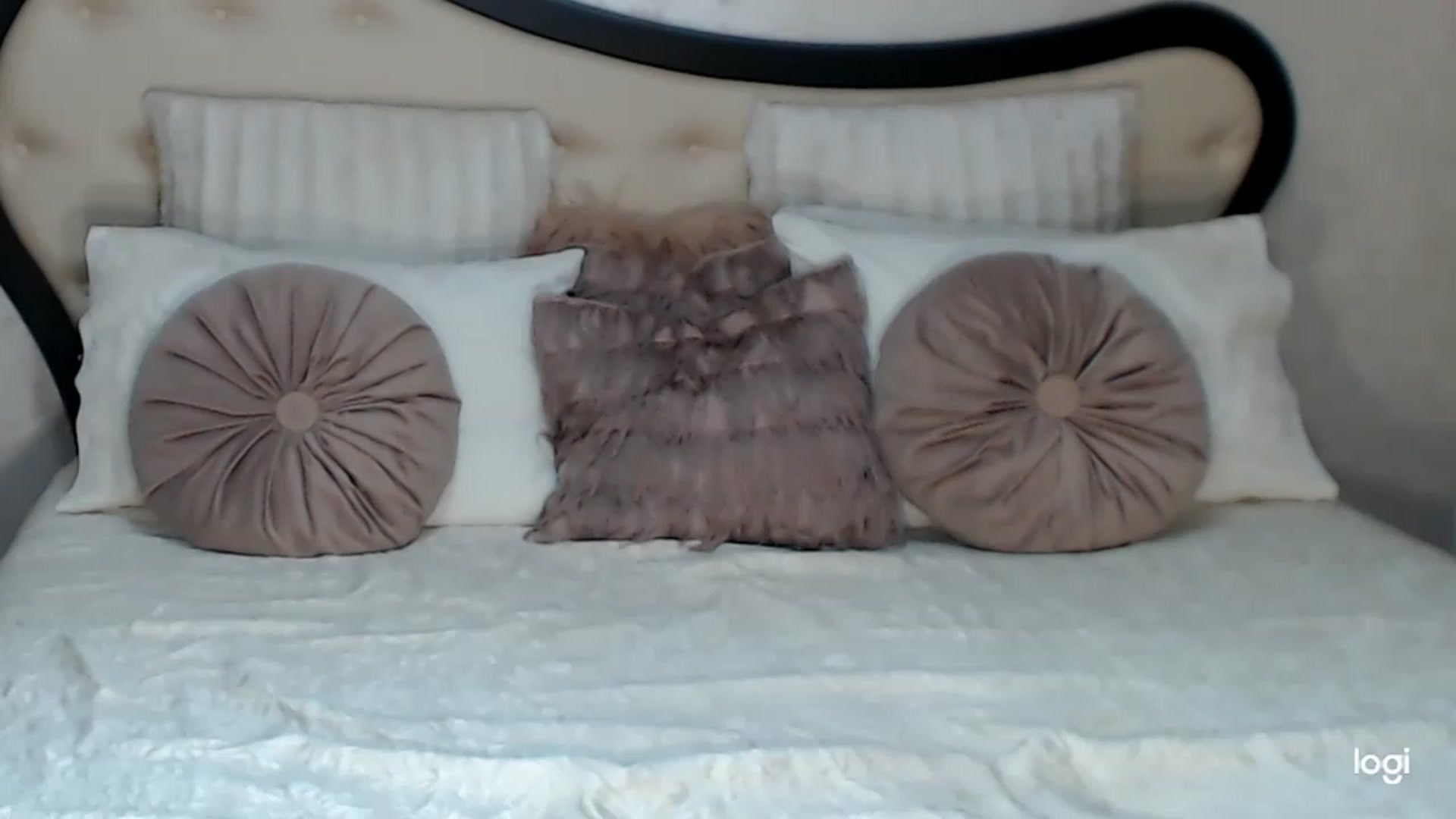 Gallery image thumbnail from SexyIceCreeam's myfreecams stream on, 02/28/2023, 04:59 image 18 of 20