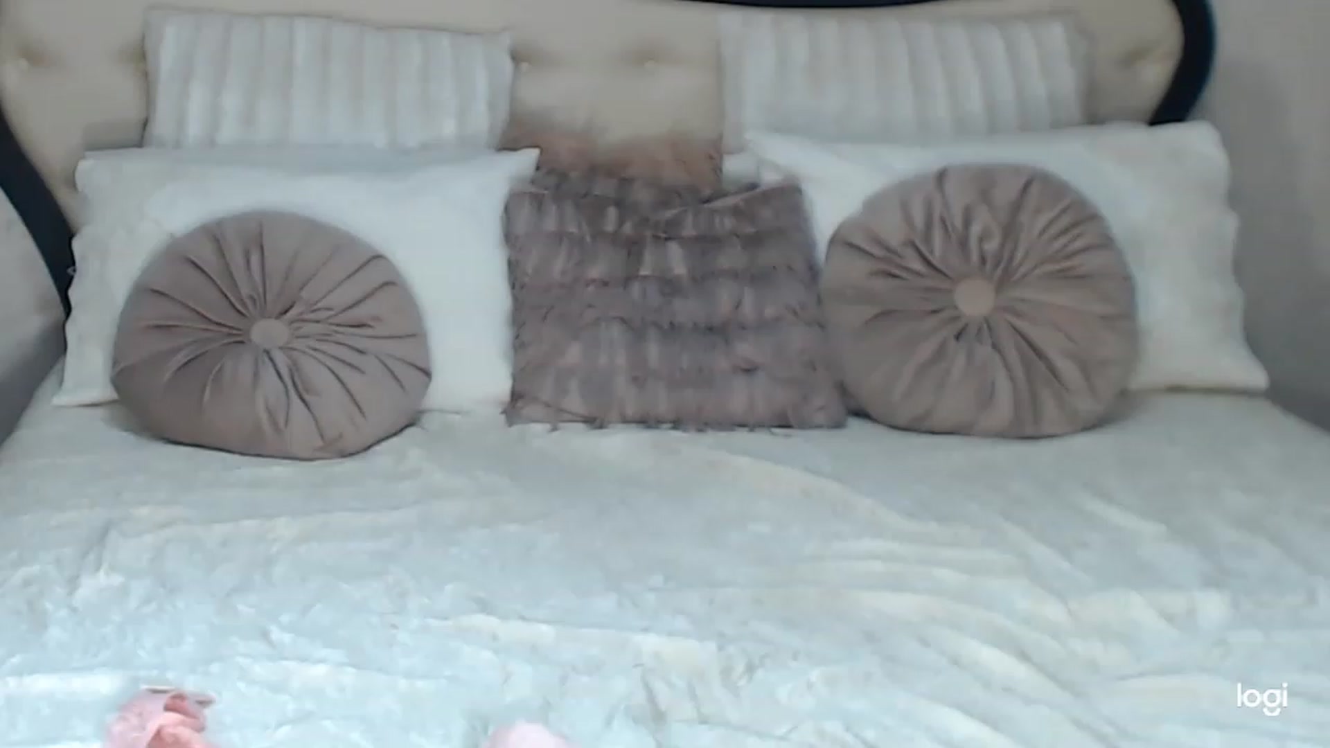 Gallery image thumbnail from SexyIceCreeam's myfreecams stream on, 03/01/2023, 05:33 image 16 of 20