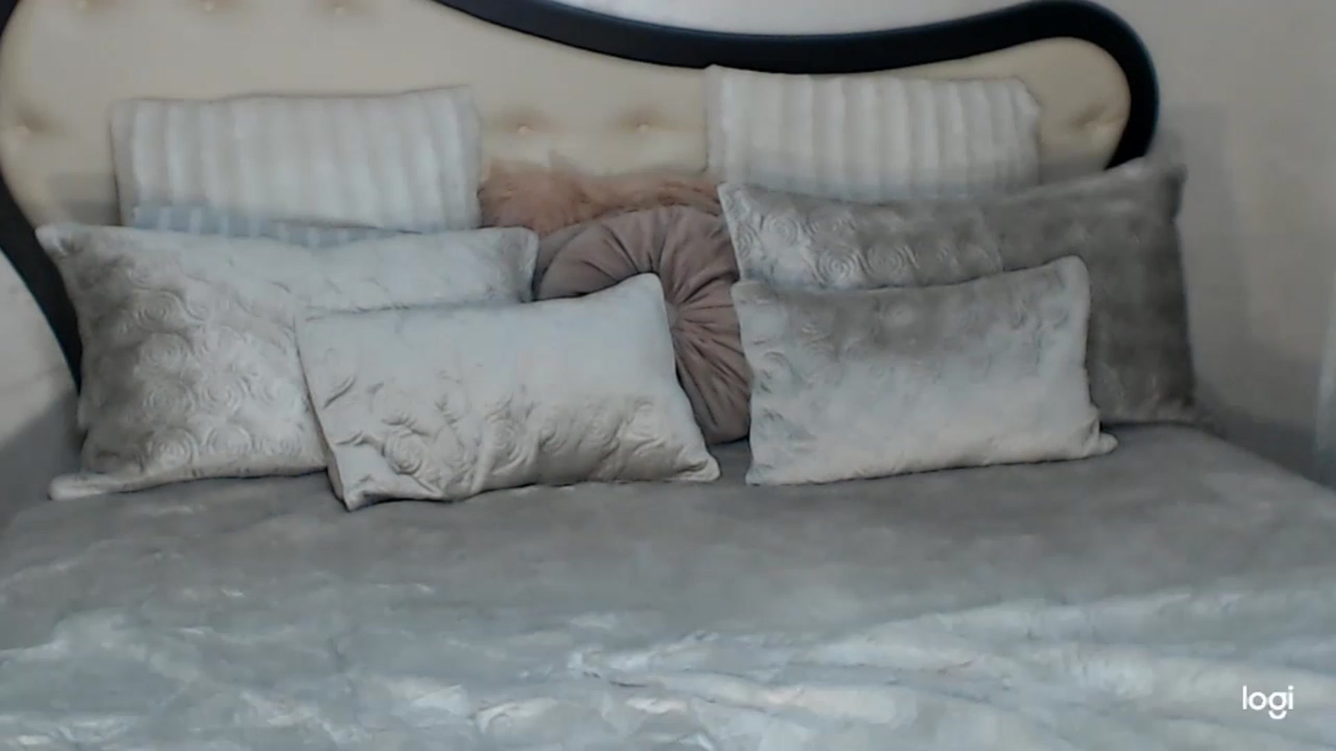 Gallery image thumbnail from SexyIceCreeam's myfreecams stream on, 03/15/2023, 06:01 image 12 of 20