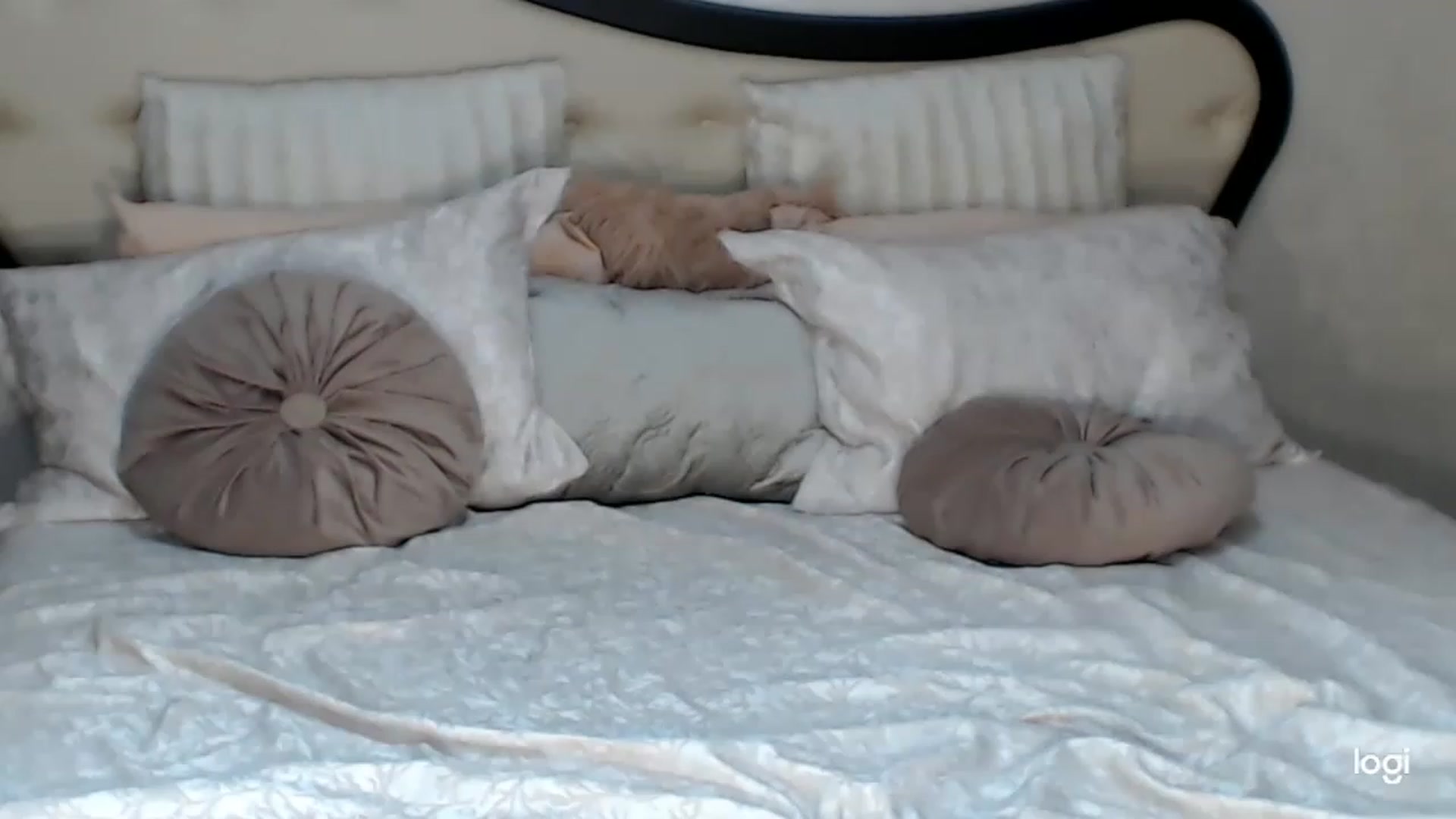 Gallery image thumbnail from SexyIceCreeam's myfreecams stream on, 03/21/2023, 05:36 image 9 of 20