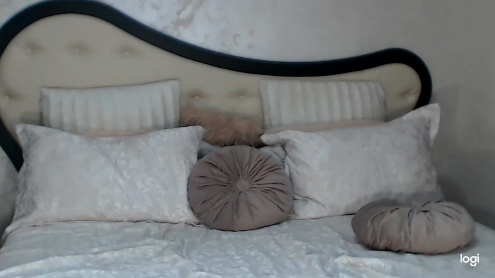 Gallery image thumbnail from SexyIceCreeam's myfreecams stream on, 03/23/2023, 06:36 image 10 of 20
