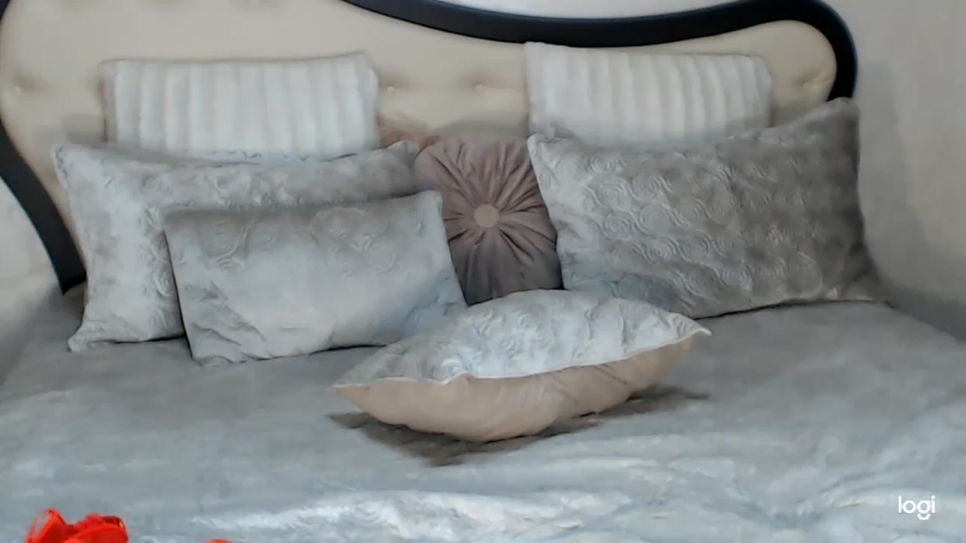 Gallery image thumbnail from SexyIceCreeam's myfreecams stream on, 03/27/2023, 05:15 image 4 of 20
