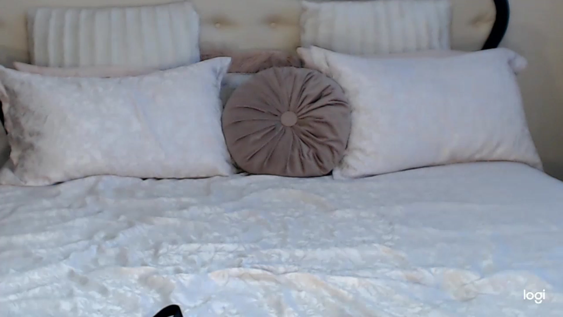 Gallery image thumbnail from SexyIceCreeam's myfreecams stream on, 04/13/2023, 05:17 image 15 of 20
