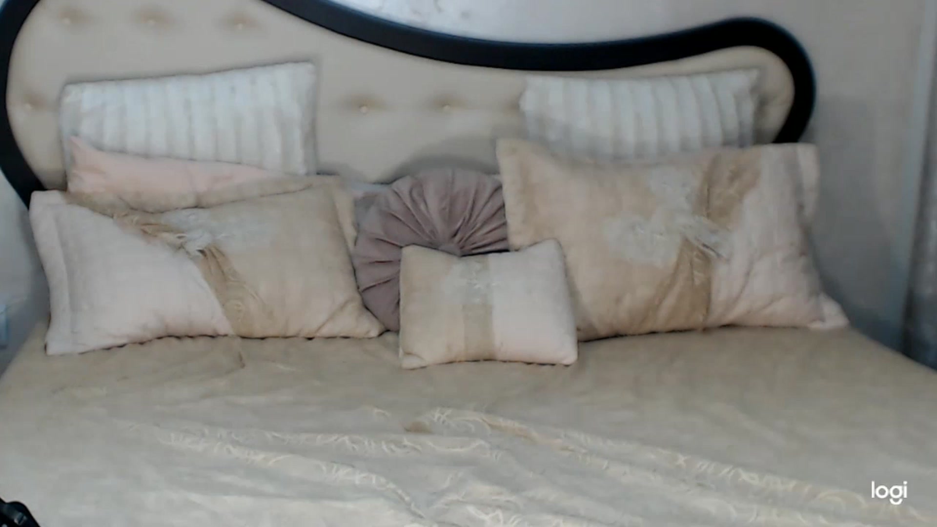 Gallery image thumbnail from SexyIceCreeam's myfreecams stream on, 04/24/2023, 04:27 image 1 of 20