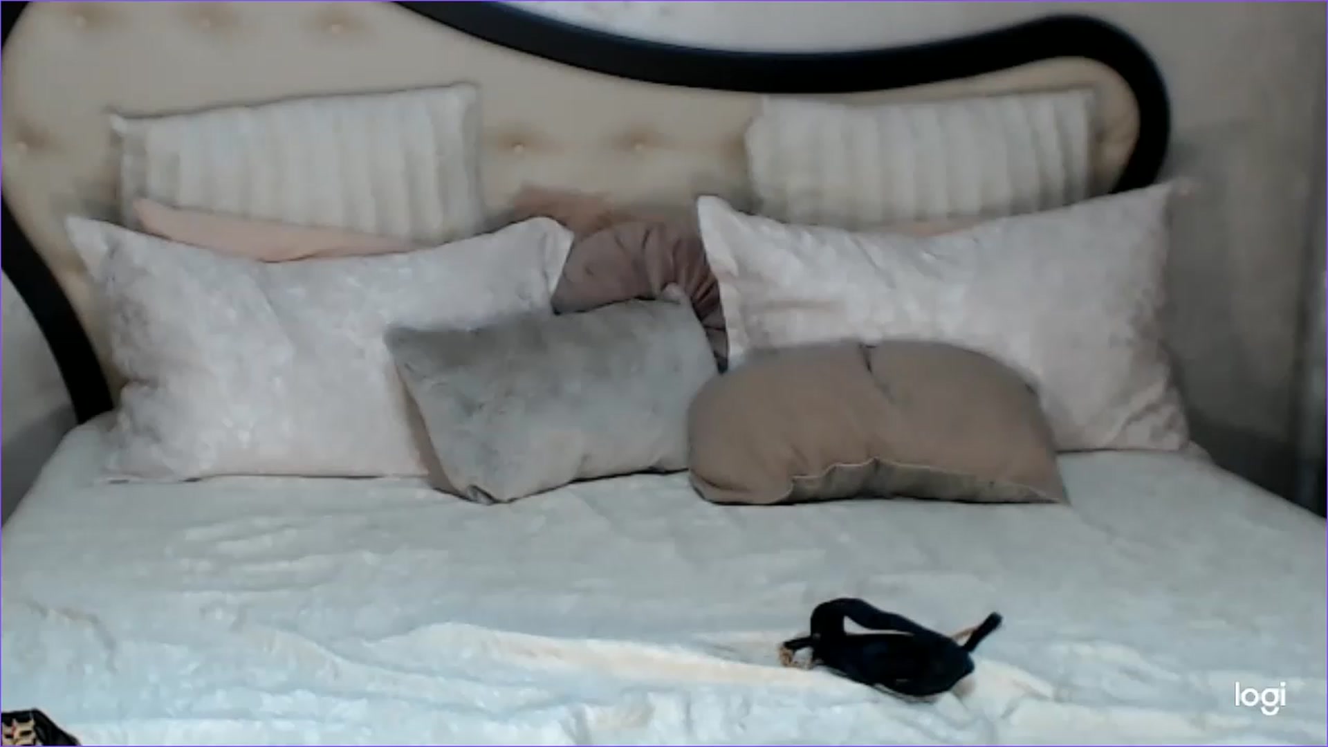 Gallery image thumbnail from SexyIceCreeam's myfreecams stream on, 05/16/2023, 05:20 image 12 of 20