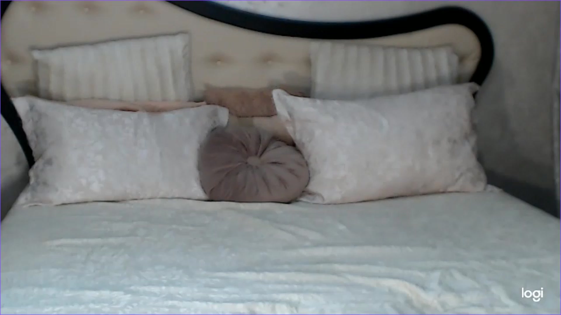 Gallery image thumbnail from SexyIceCreeam's myfreecams stream on, 05/17/2023, 04:38 image 14 of 20