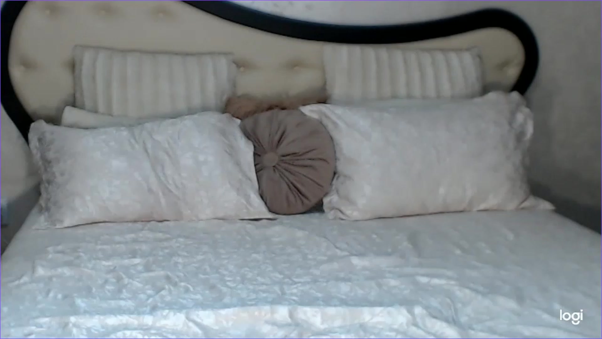 Gallery image thumbnail from SexyIceCreeam's myfreecams stream on, 06/12/2023, 05:27 image 7 of 20