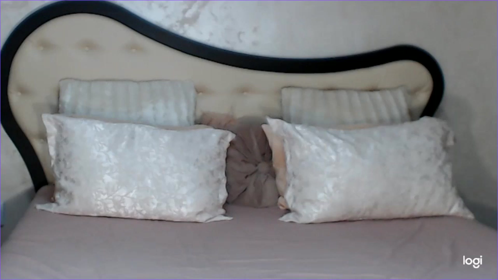 Gallery image thumbnail from SexyIceCreeam's myfreecams stream on, 03/05/2024, 04:26 image 6 of 20
