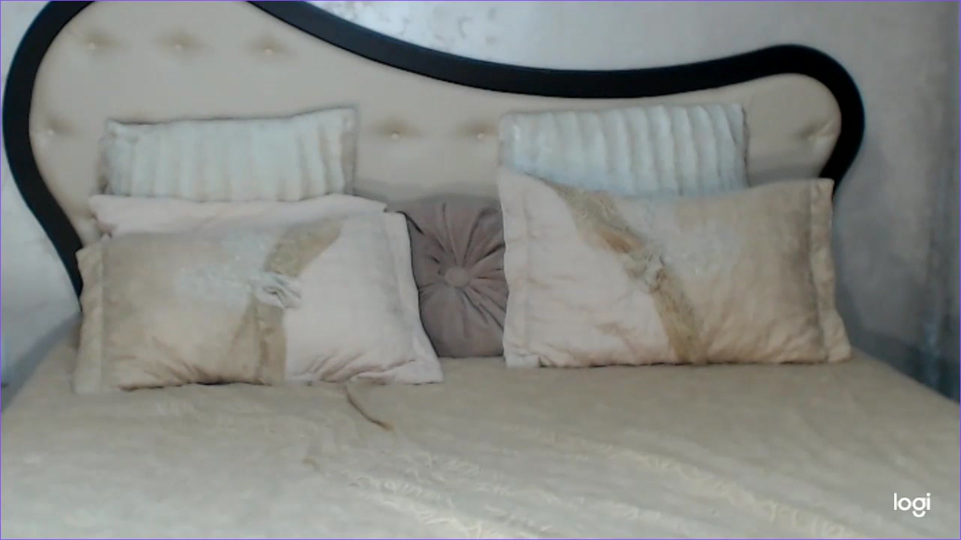 Gallery image thumbnail from SexyIceCreeam's myfreecams stream on, 08/01/2024, 04:19 image 12 of 20