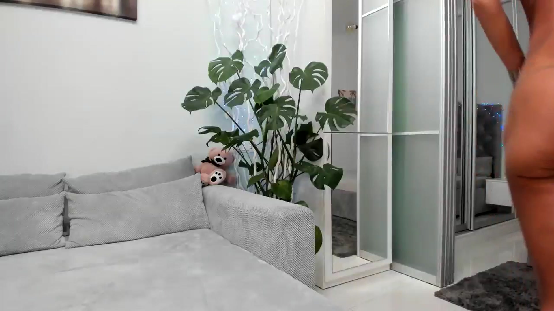 Gallery image thumbnail from SexyJu's myfreecams stream on, 07/04/2024, 23:01 image 17 of 20