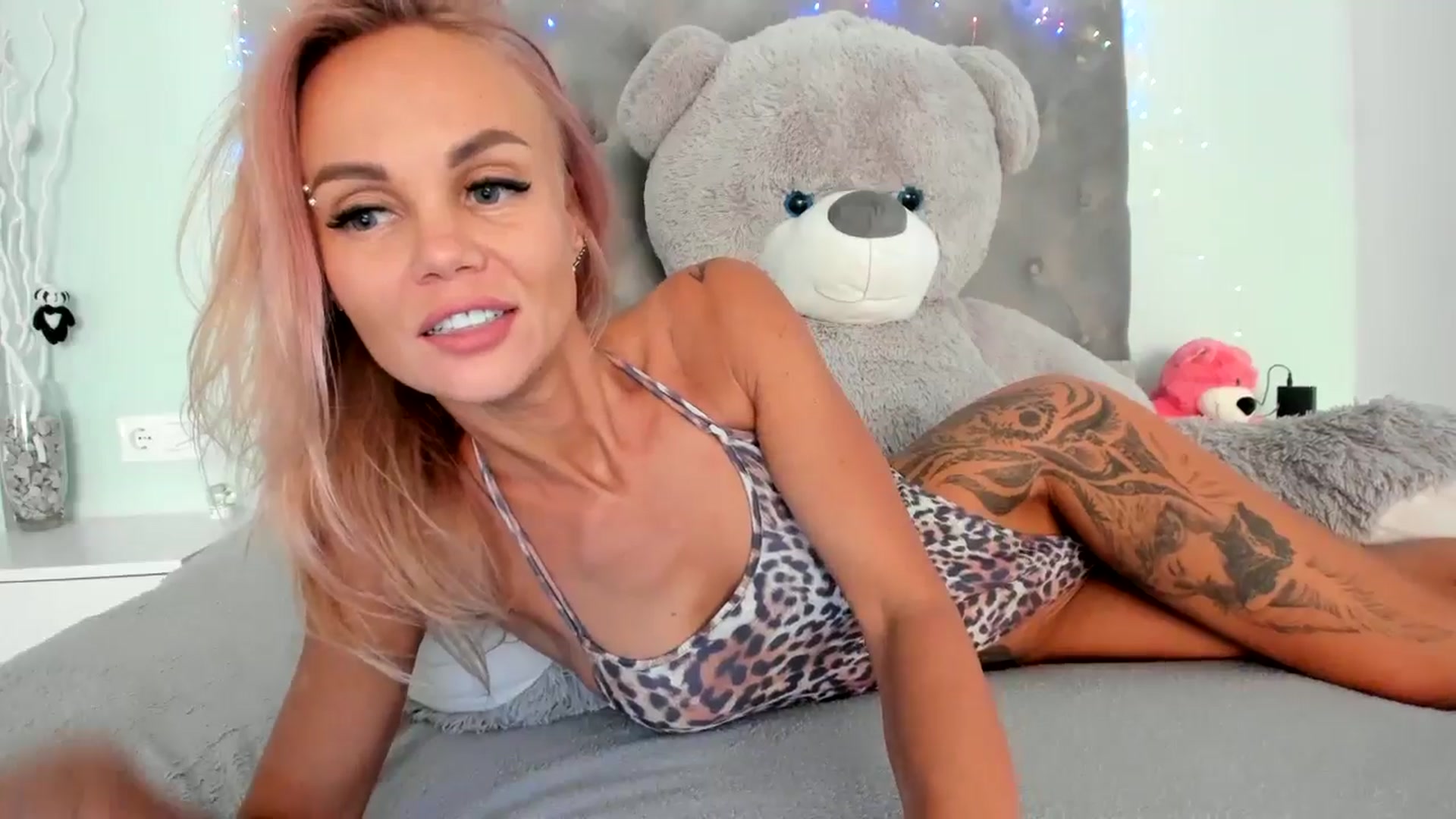 Gallery image thumbnail from SexyJu's myfreecams stream on, 07/09/2024, 17:03 image 17 of 20